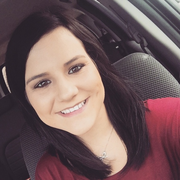 Meet your Posher, Briana - Picture 1 of 1