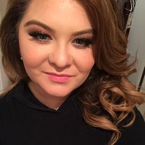 Meet your Posher, Brizette