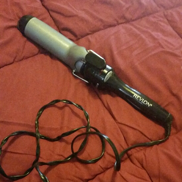 Revlon 2" Curling Iron w/ Auto Shut Off Feature