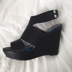 Black Madden Girl wedges