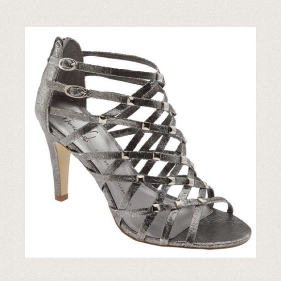 HUGE SALE*HP* Franco Sarto silver lami 9.5
