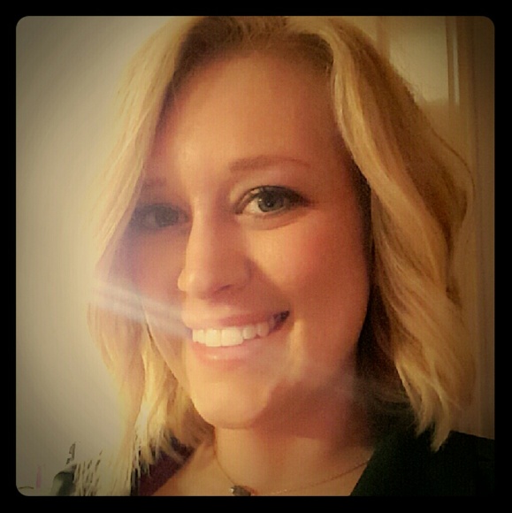 Meet your Posher, Katie - Picture 1 of 1