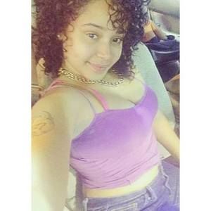 Meet your Posher, Desiree