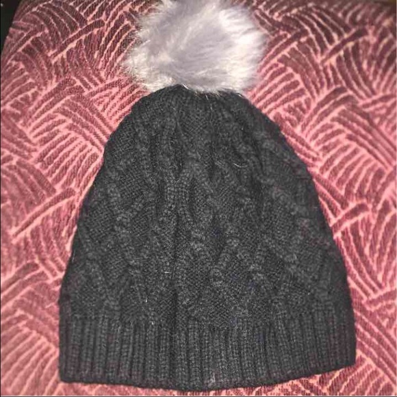 Accessories - Black knit beanie