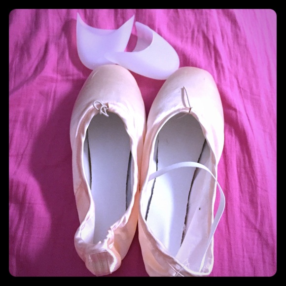 Ballet Pointe Shoes