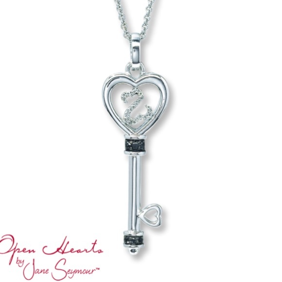 Kay Jewelers Key Necklace NEW