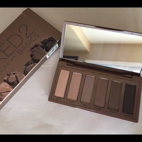 Naked 2 Basics Eyeshadow Palette