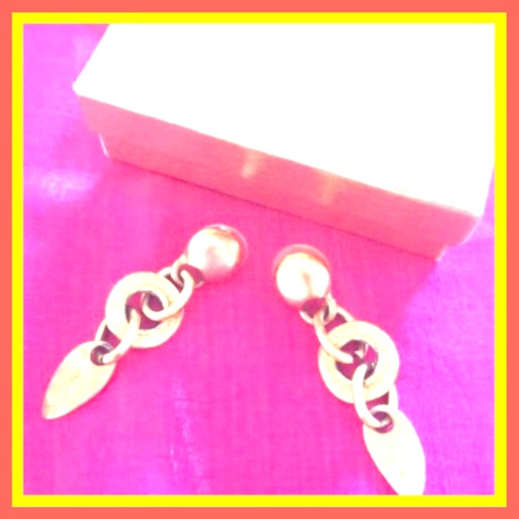 Jewelry - Pretty gold statement earrings.