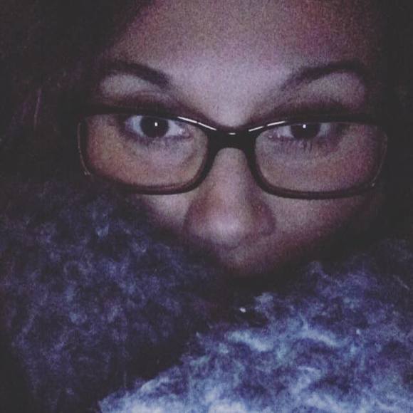 Meet your Posher, Brit - Picture 1 of 1