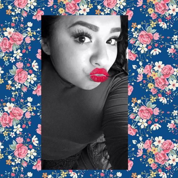 Meet your Posher, Kandi