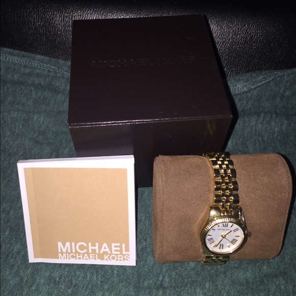 Micheal Kors Watch - Picture 4 of 4