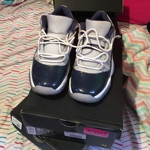 Retro Jordan Georgetown low top 11s