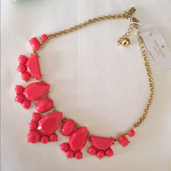 Day tripper geranium necklace