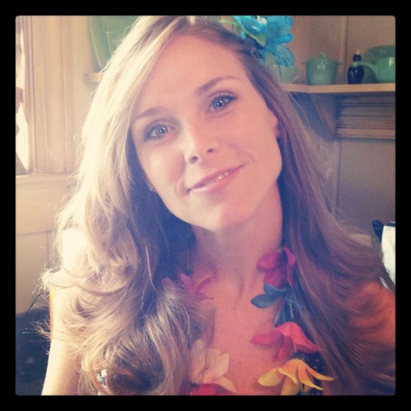 Meet your Posher, Melissa - Picture 1 of 1