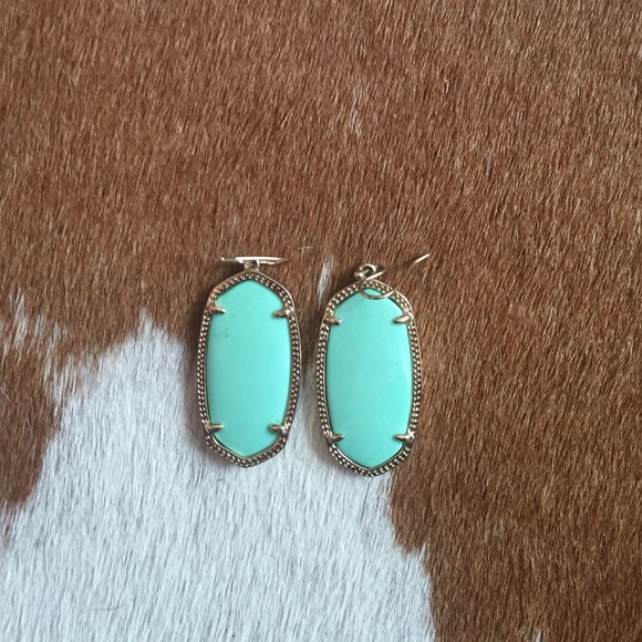 Mini Kendra Scott classic earrings