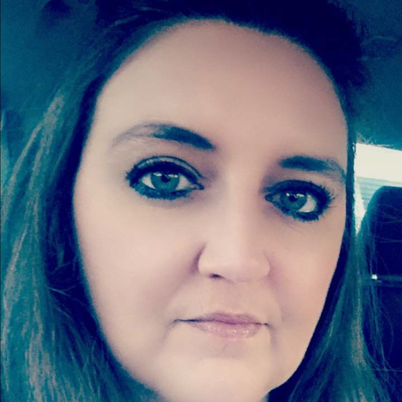 Meet your Posher, Patricia - Picture 3 of 3