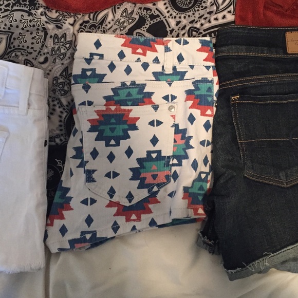 Selling - Picture 2 of 3