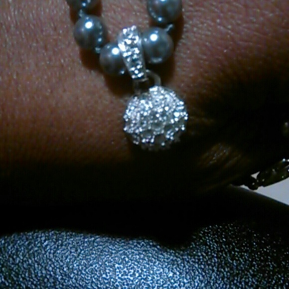 Grey Pearls /w diamond charm. (NWNT)