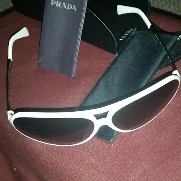 Authentic Prada Aviator Sunnies SALE!!! - Picture 4 of 10