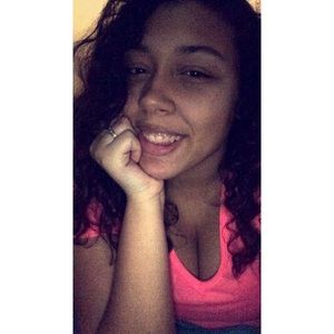 Meet your Posher, Alyssa