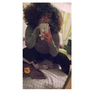 Meet your Posher, Aisha