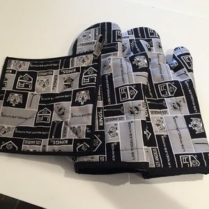 Oven mitts or holders