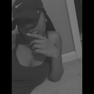 Meet your Posher, Mae