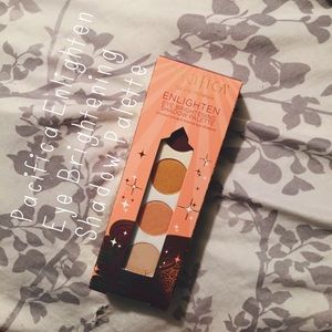 Pacifica Enlighten Eye Brightening Shadow Palette