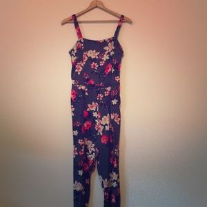 Abercrombie and fitch parker floral jumpsuit sizeM