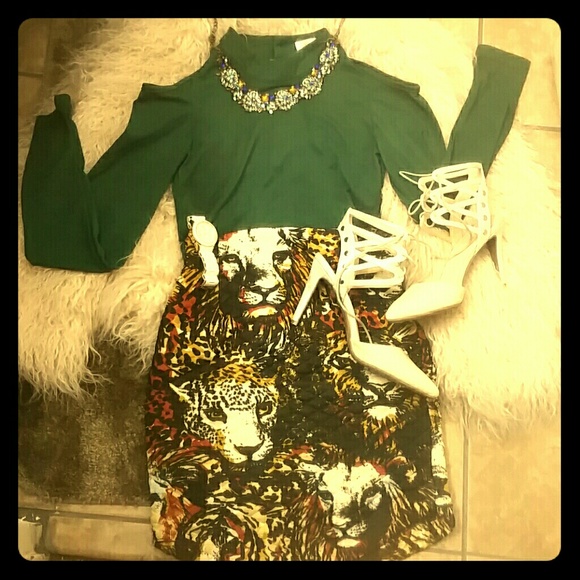 Green crop top long sleeve