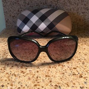 ***LIKE NEW*** Authentic Burberry sunglasses