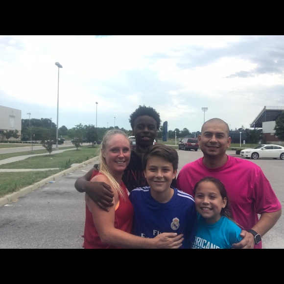 Meet your Posher, Jennifer - Picture 3 of 5