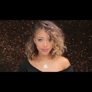 Meet your Posher, Almina