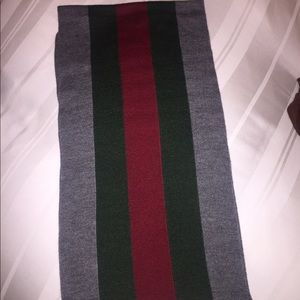 AUTHENTIC GUCCI WOOL SILK SCARF..LIKE NEW!!