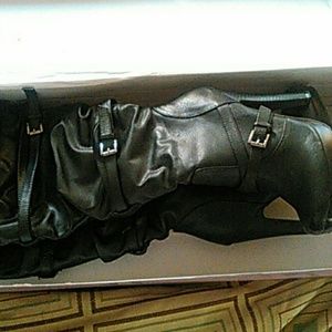 Voltage knee boots