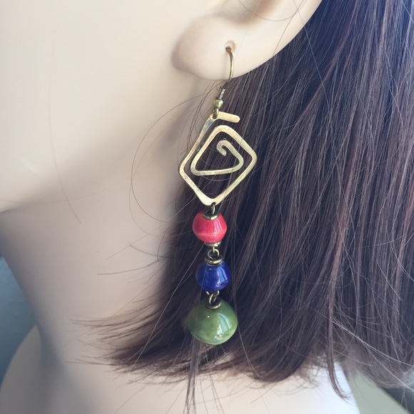 ✌️2 for $10/❤️💙💚NWOT Red, Blue and Green Hook Earrings - Picture 2 of 3