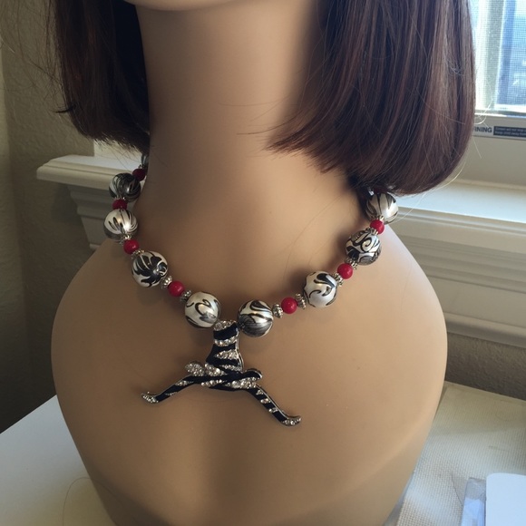 NWOT Beat Texas/OU Necklace - Picture 1 of 3