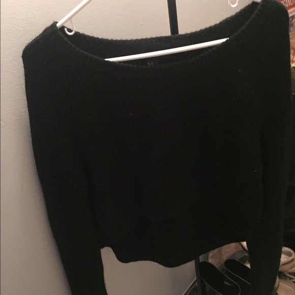 Black cropped sweater