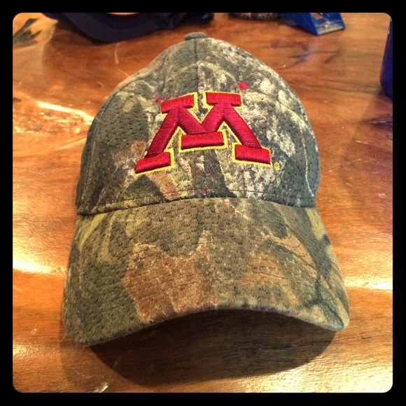 University of Minnesota Camo Gopher Hat