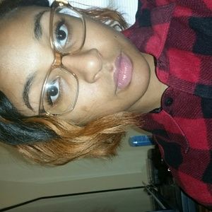 Meet your Posher, Joya