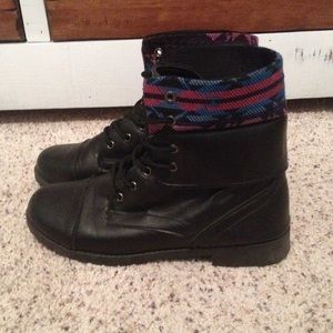 Combat boots