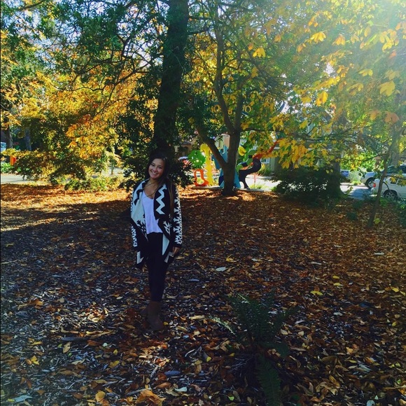 Meet your Posher, Jessica - Picture 1 of 1