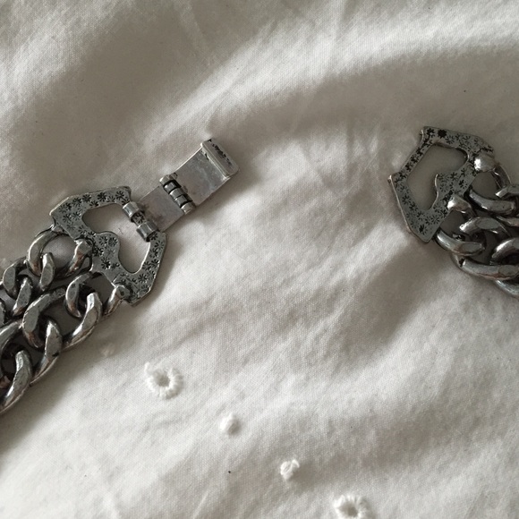 Minimal - Picture 3 of 4