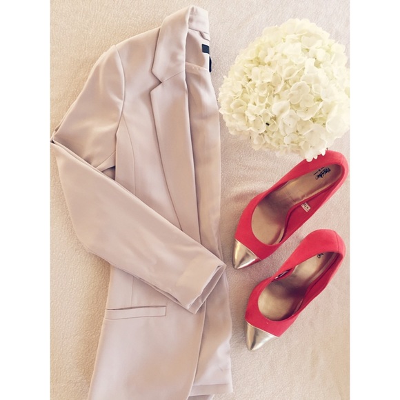 SALE! H&M Fitted Blazer