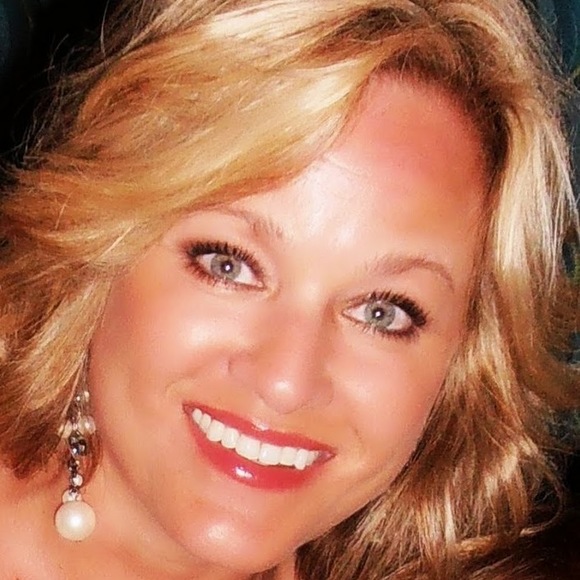 Meet your Posher, Kimberly - Picture 1 of 1