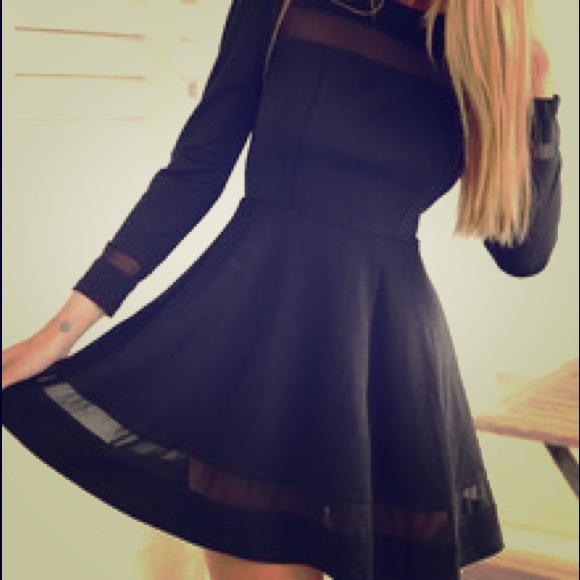 Super cute little black dress ⚫️⚪️