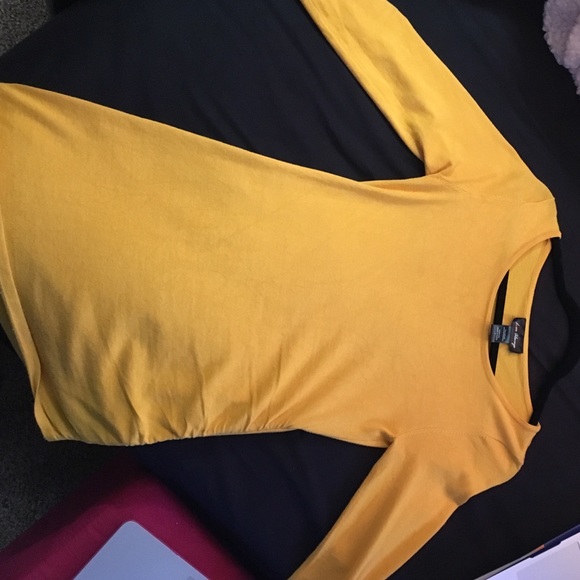 Gold color tunic with cute side zipper. - Picture 2 of 3