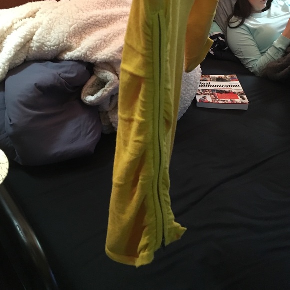 Gold color tunic with cute side zipper. - Picture 3 of 3