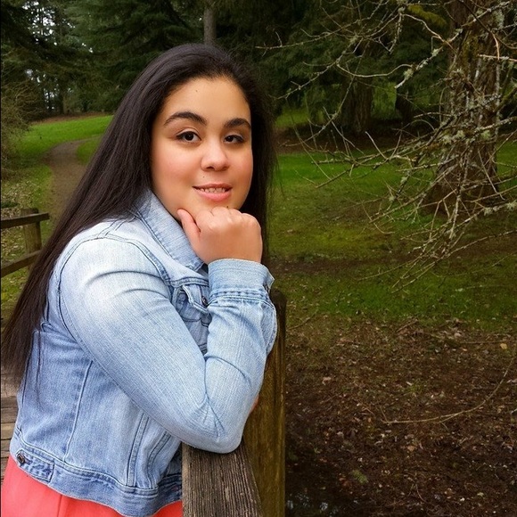 Meet your Posher, Sarai - Picture 1 of 1