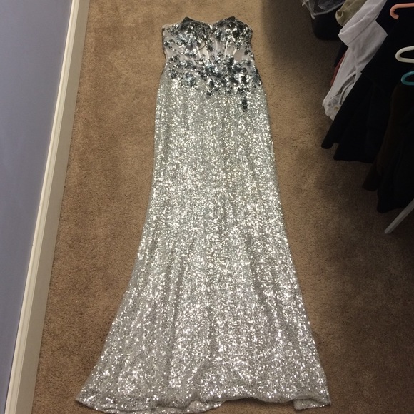 Dress must GO!